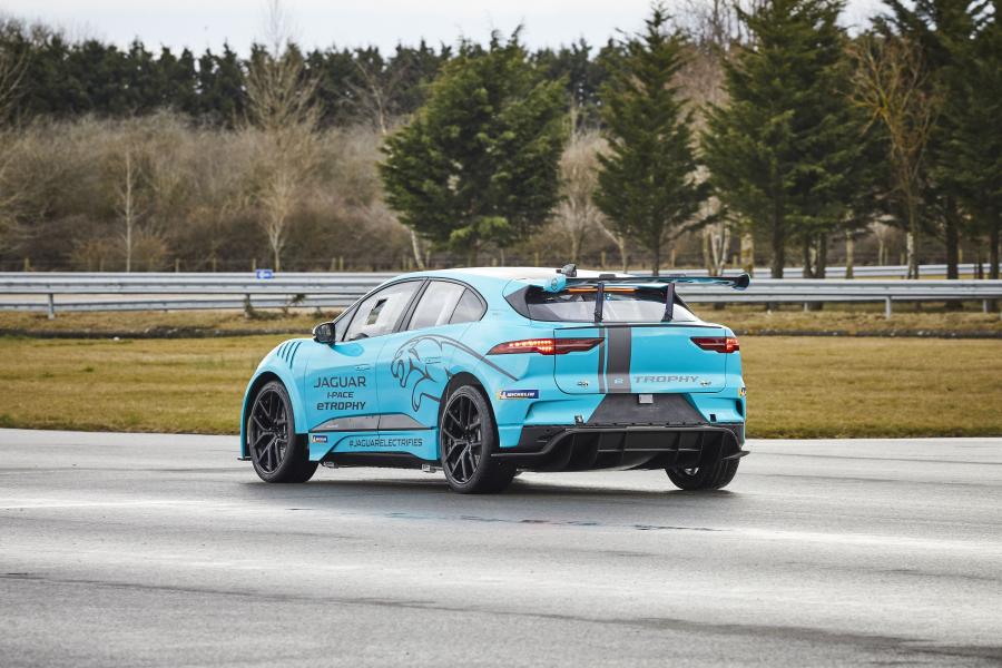  Jaguar I-Pace eTrophy VIP Car Jaguar 2018 года  (фото 6 из 27)